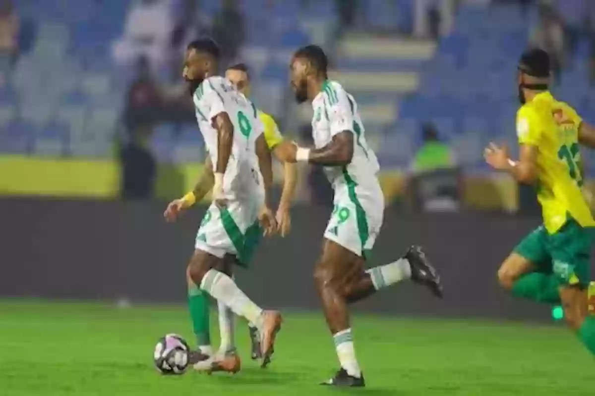  خبير تحكيمي سعودي يكشف هل استحق الاهلي السعودي ركلة جزاء في الديربي