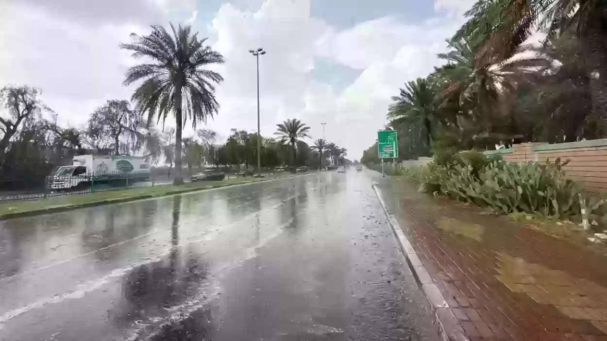 أمطار غزيرة وغيوم ورياح على بعض المناطق السعودية