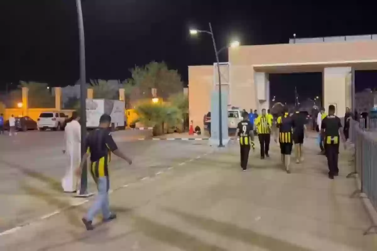 بعد الفضيحة الكروية أمام الهلال .. تصرف صادم من جمهور الاتحاد. 