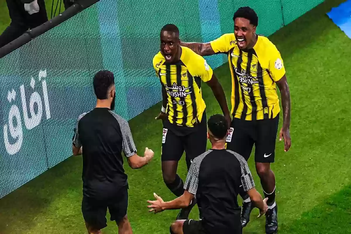 قبل مباراة الرياض في دوري روشن .. الاتحاد يستعيد صخرة الدفاع. 