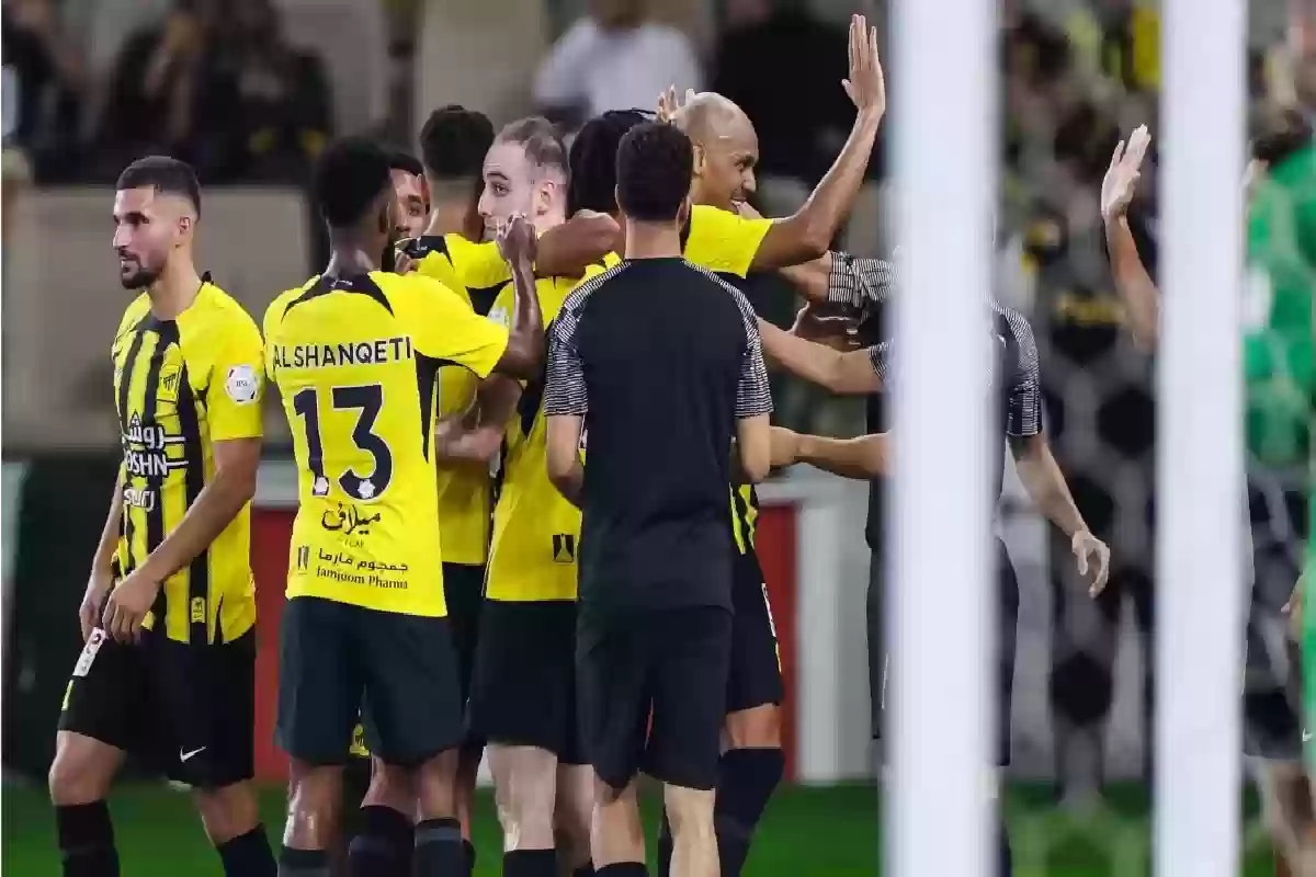 خبير يحسم الجدل .. هل تصدر الاتحاد دوري روشن بخطأ تحكيمي ضد الفتح؟