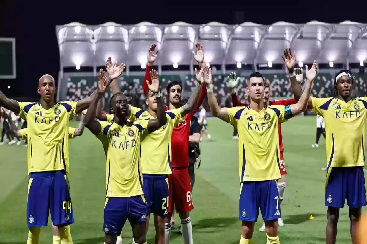 صورة مفاجئة .. نجم النصر الجديد يدعم نيمار قبل عودته إلى الهلال. 